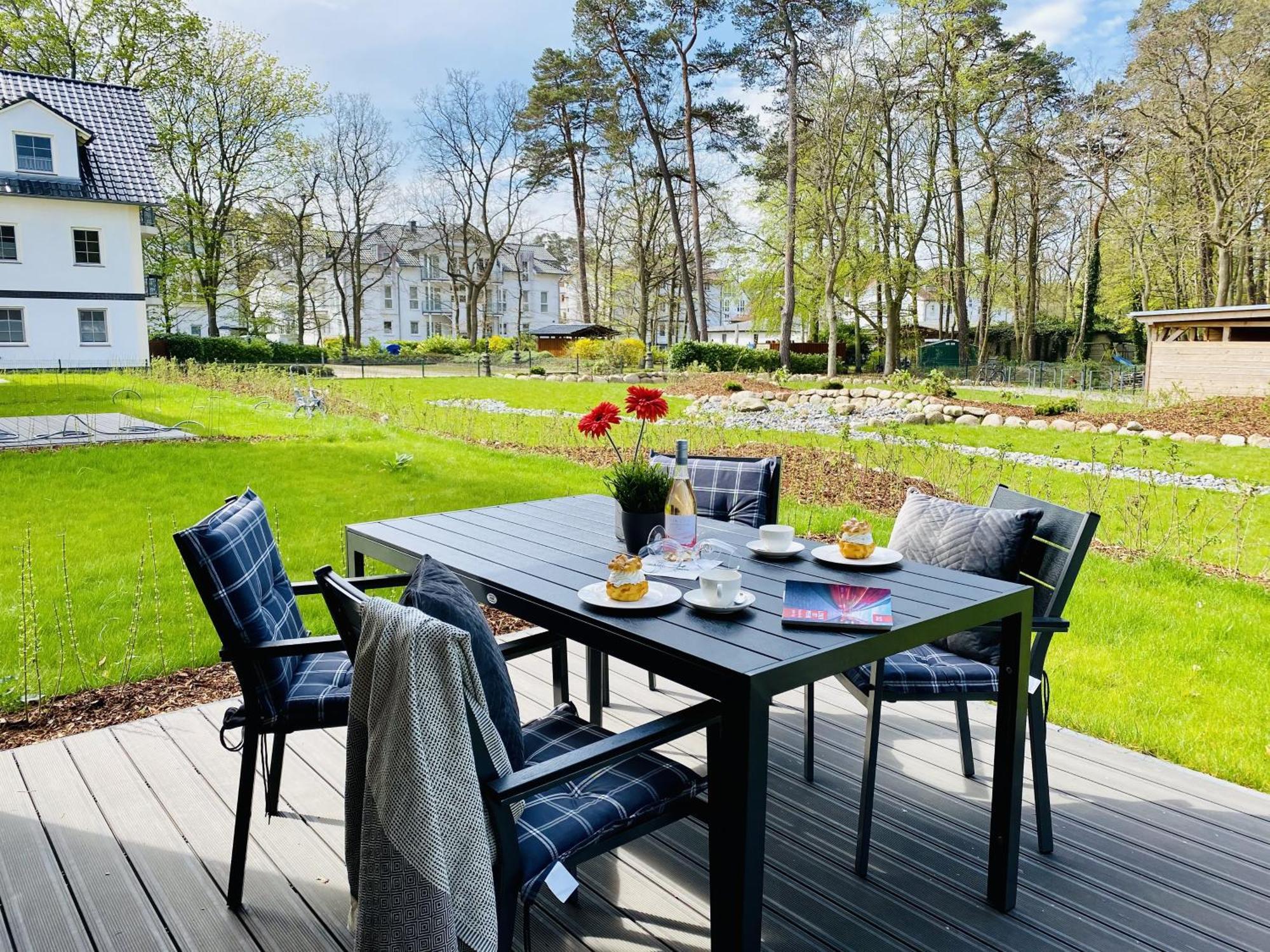 Ferienwohnung Auszeit In Den Parkvillen Carlota Und Candela Baabe Exterior photo